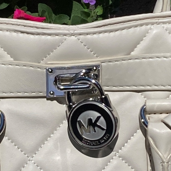 Large Michael Kors Leather Shoulder Bag - Picture 5 of 16